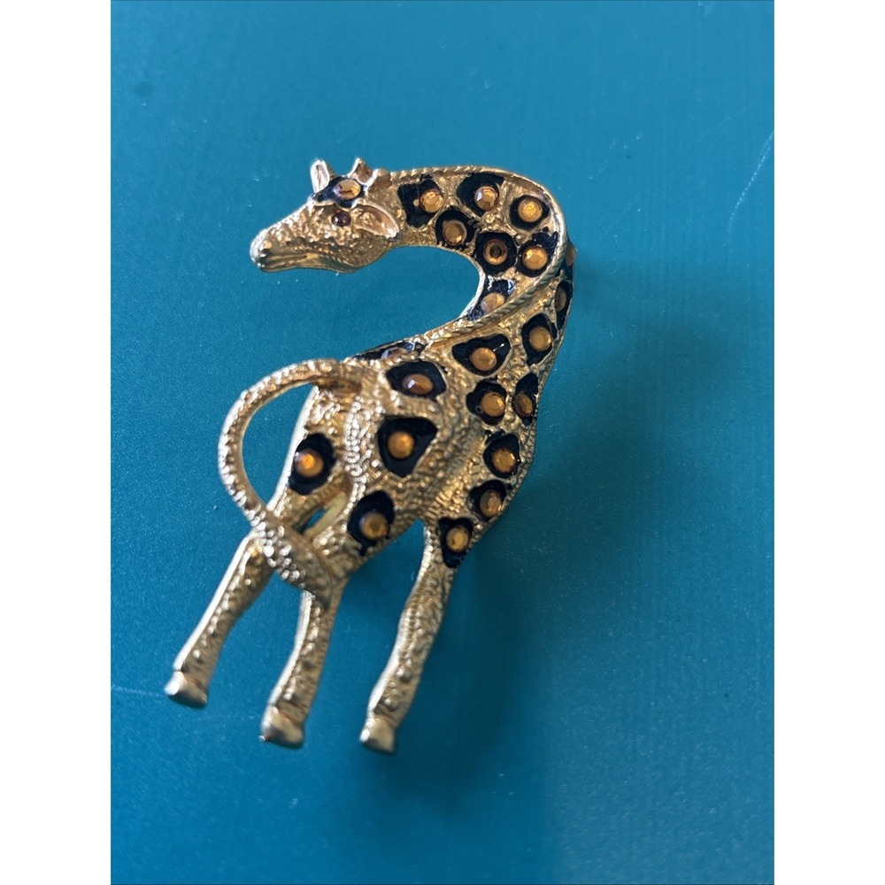 Vintage OFO Giraffe Brooch Enamel Inlaid Brush Gold Tone Signed Pin - Picture 2 of 5